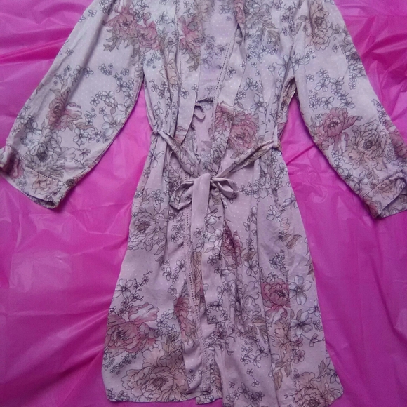 ๐ฆ TAHARI Peony Sleepwear - Picture 2 of 3